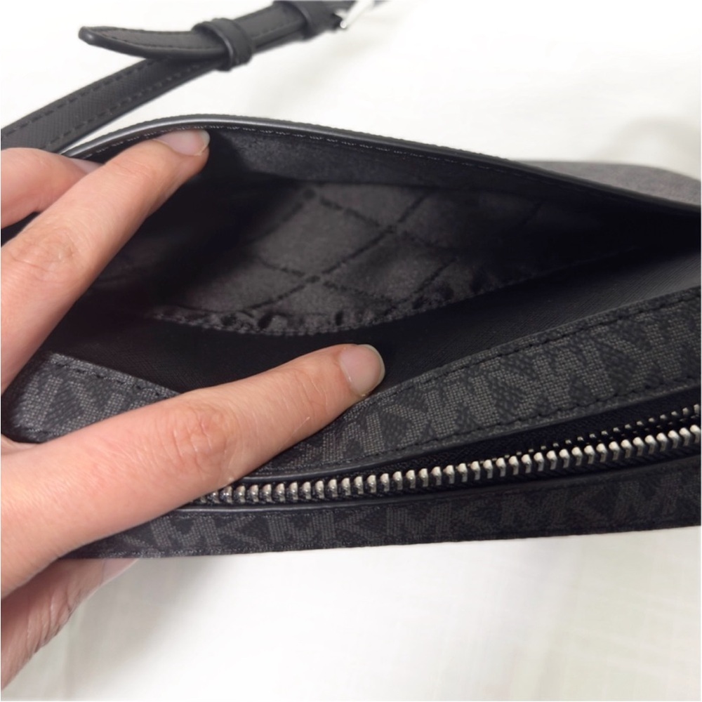 Michael Kors✨NWT✨Jet Set Large Crossbody Black MK Logo Everyday Travel Bag - Picture 5 of 11